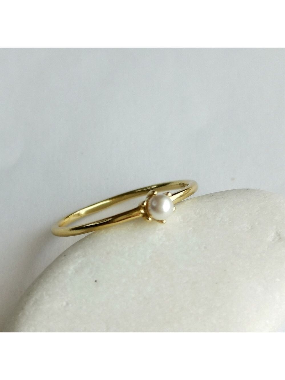 14k gold vermeil ring with pearl size 7 stacking ring 🆕